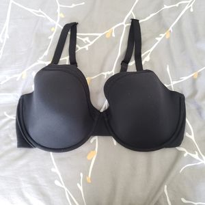 Black comfortable Wacoal bra, size 40DD.